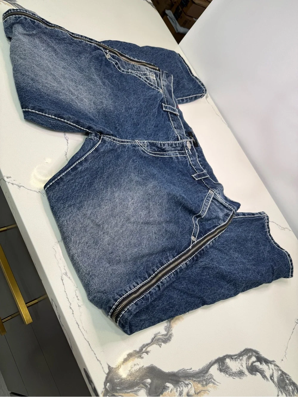 True Religion Ricky Big T Arch Logo Relaxed Straight Men’s Size 38